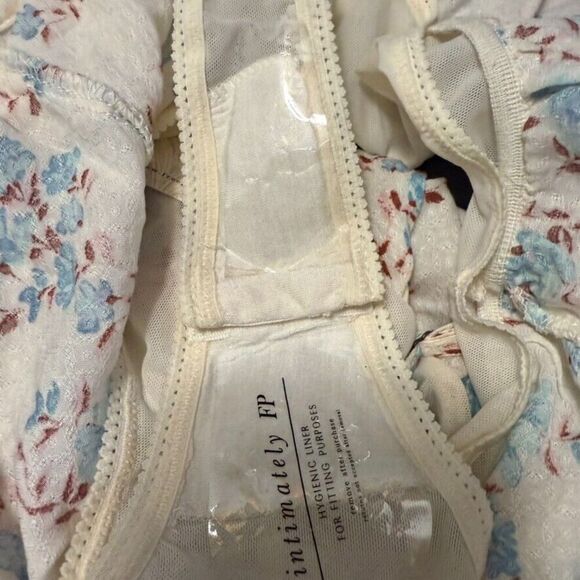 Free People Take It Away Floral Sleeveless Bodysuit Women S‎ Ivory Boho Lace NWT - Picture 7 of 8